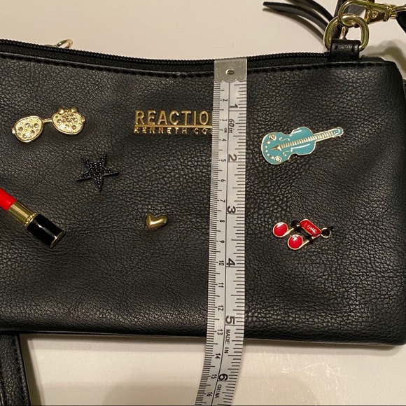3/$25 Kenneth Cole Reaction crossbody purse - Picture 12 of 12